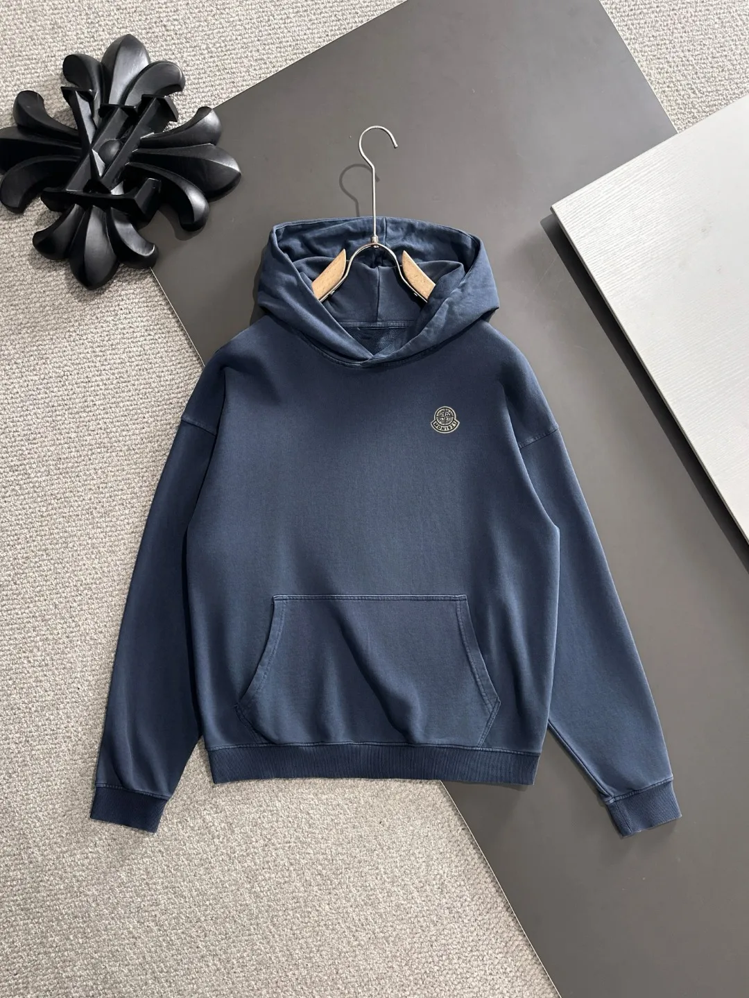 Next day shipping P720 Stone lsland/stone island high quality 2025 autumn and winter new casual heavy industry suit exclusively developed by yb! High quality production! The top version of the trading company channel order, external orders for imported custom fabrics, high breathability and comfort, impeccable details, absolutely worth buying! This type of suit is also a must-have for lazy people. You don’t have to think about how to match it, you can just get it in one set! Brand element design concept, delicate and soft feel! It presents a casual cut and the upper body shape is great! On sale simultaneously on the official website! From a high-end men's positioning brand, the low-key luxury taste is irresistible! Exquisite workmanship and impeccable quality! The overall style is simple, fashionable and timeless, fully meeting the requirements of stylish and tasteful dressing! Sizes: S to XXL (or state your height and weight when placing an order)